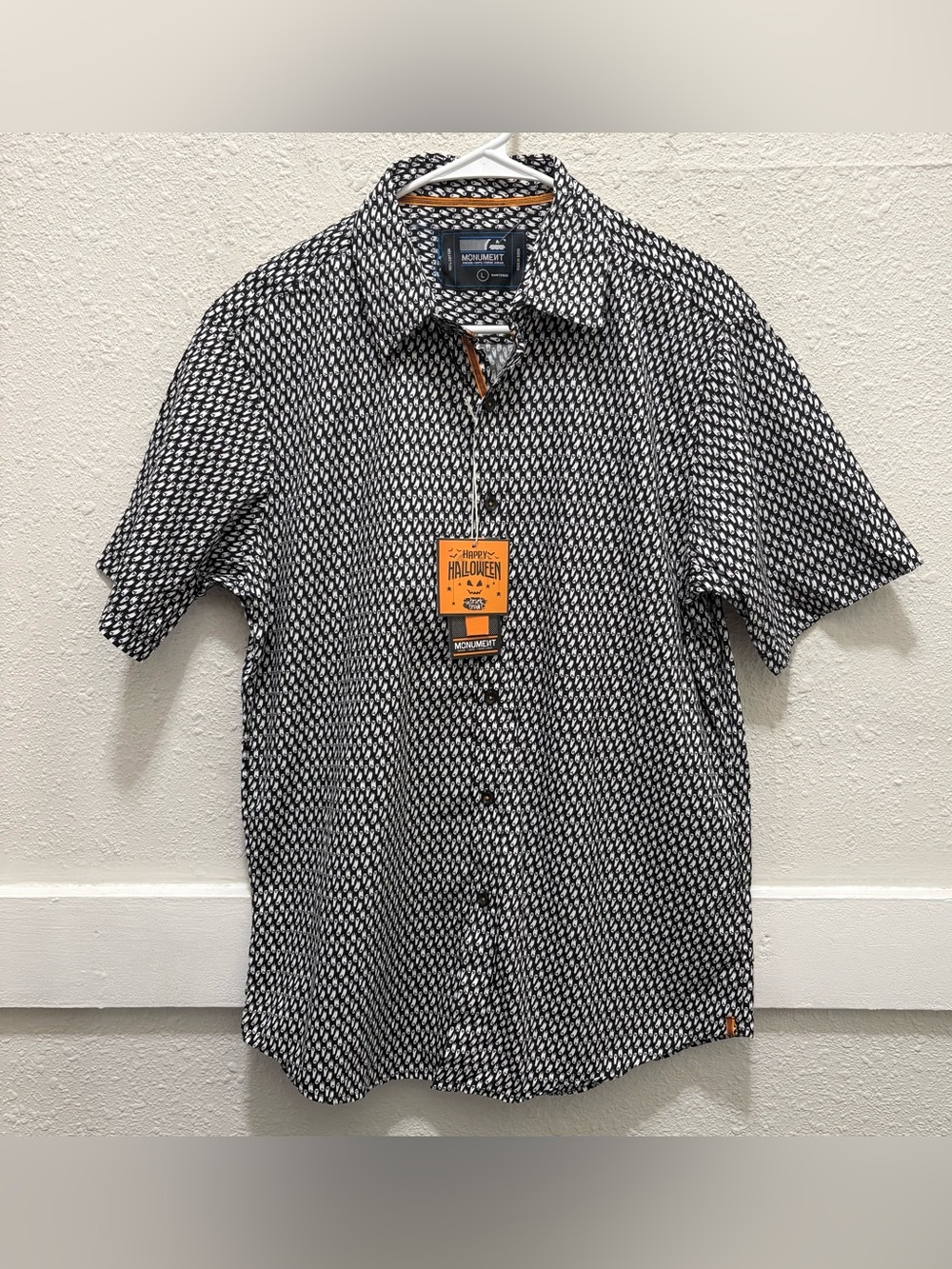 Monument Ghost Halloween Short
Sleeve Button Down Top NEW Size Large